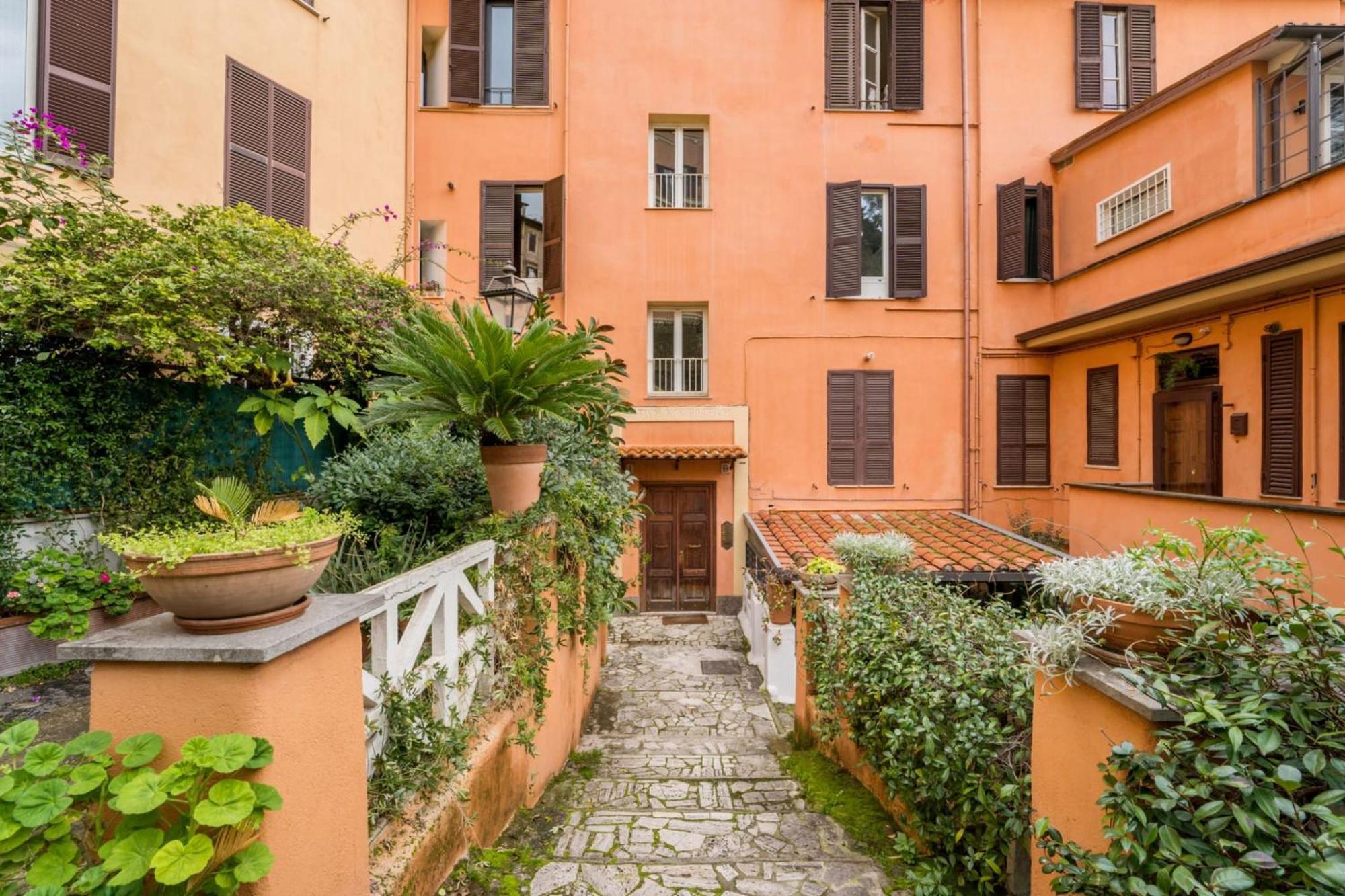 Fl Apartments Il Piccolo Borgo Di Trastevere Рим Экстерьер фото